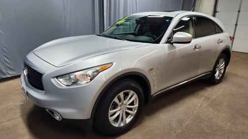 2017 INFINITI QX70 Base