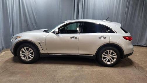 2017 INFINITI QX70 Base