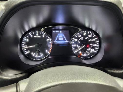 2016 Nissan Pathfinder SV