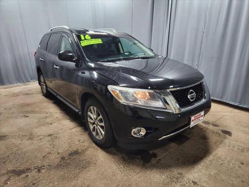 2016 Nissan Pathfinder SV