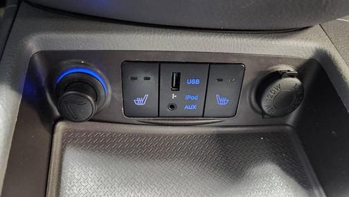 2011 Hyundai SANTA FE SE