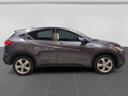 Pewter 2019 Honda HR-V LX
