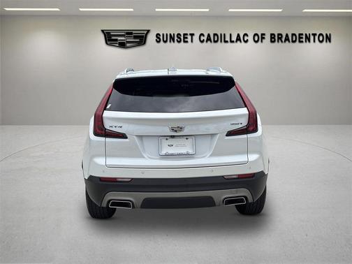 Crystal White Tricoat 2023 Cadillac XT4 Premium Luxury
