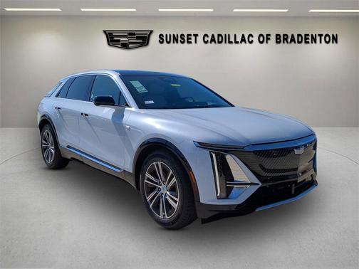 Vibrant White Tricoat 2026 Cadillac LYRIQ Luxury