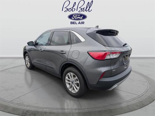 Gray Metallic 2022 Ford Escape SE