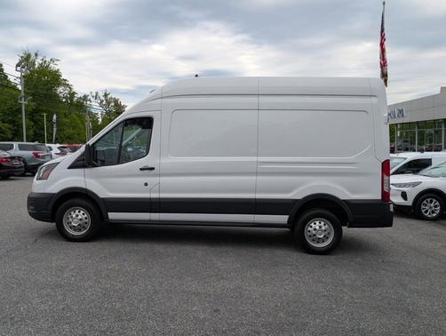 Oxford White 2023 Ford Transit-250 Base