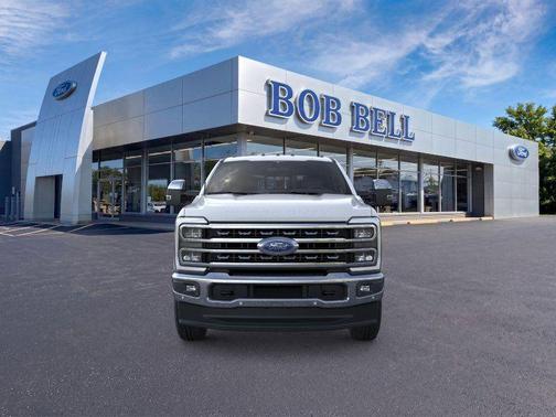 Oxford White 2026 Ford F-350 Lariat Super Duty