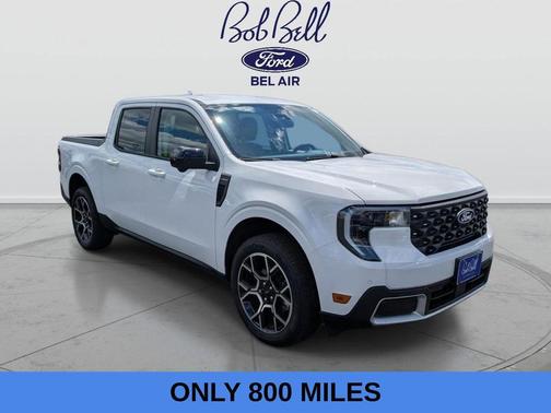 Oxford White 2025 Ford Maverick Lariat