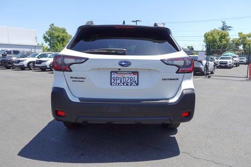 Crystal White Pearl 2025 Subaru Outback Onyx Edition