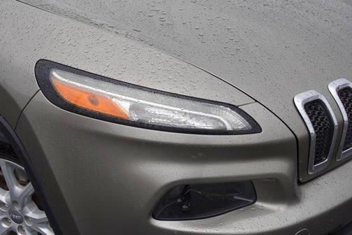 2017 Jeep Cherokee Sport