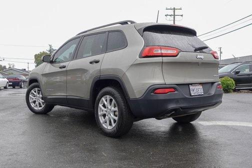 2017 Jeep Cherokee Sport