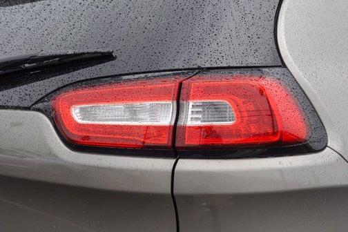 2017 Jeep Cherokee Sport