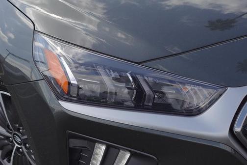 2021 Hyundai IONIQ Plug-In Hybrid Limited