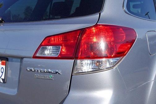 2012 Subaru Outback 2.5i Premium