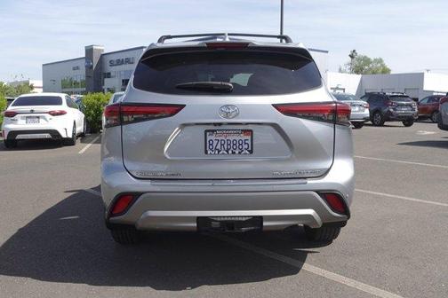 Celestial Silver Metallic 2022 Toyota Highlander Platinum