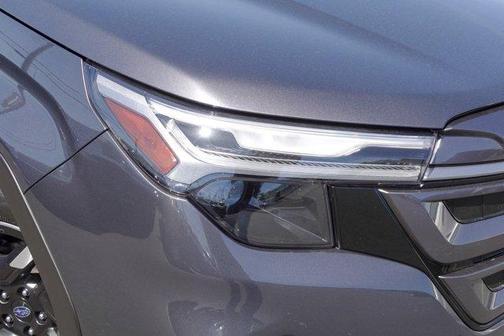 Magnetite Gray Metallic 2025 Subaru Forester Limited