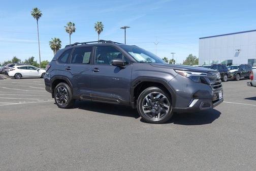 Magnetite Gray Metallic 2025 Subaru Forester Limited