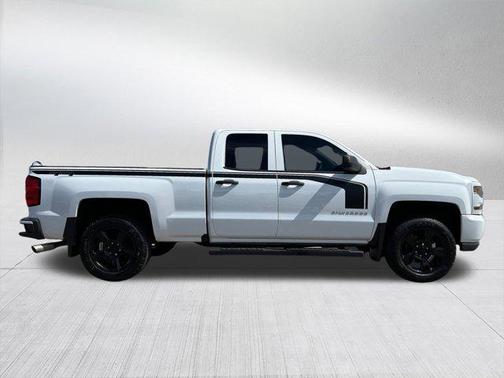 2017 Chevrolet Silverado 1500 Custom