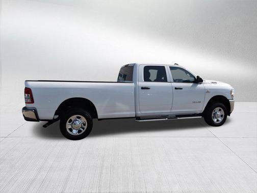 2022 RAM 3500 Tradesman Crew Cab 4x4 8' Box