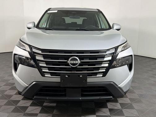 Brilliant Silver Metallic 2024 Nissan Rogue SV