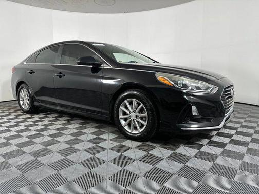 2018 Hyundai SONATA SE
