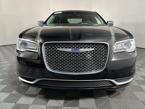 2019 Chrysler 300 Touring