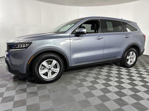 2023 Kia Sorento LX