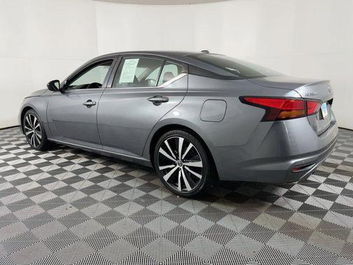 2020 Nissan Altima SR FWD