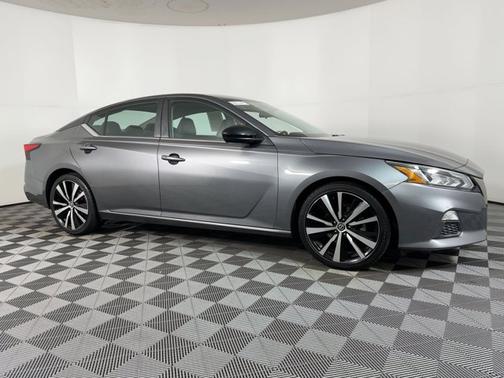 2020 Nissan Altima SR FWD