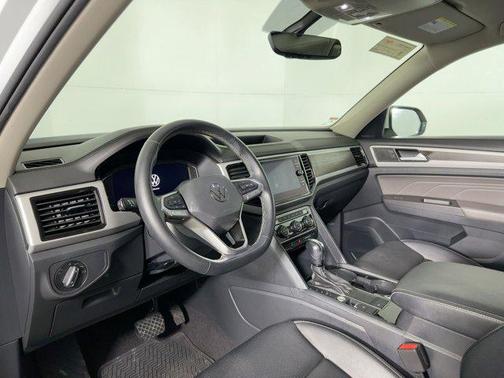 2022 Volkswagen Atlas 3.6L SE w/Technology