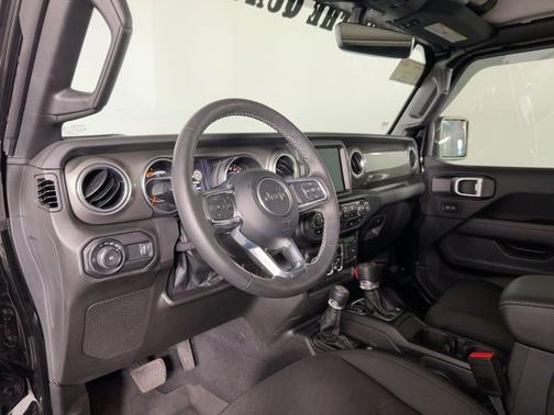 2023 Jeep Wrangler 4-Door Sahara 4x4