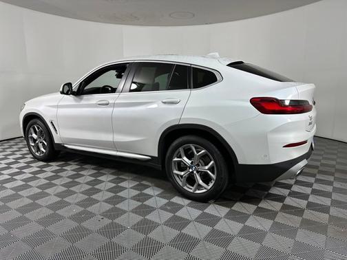2023 BMW X4 xDrive30i