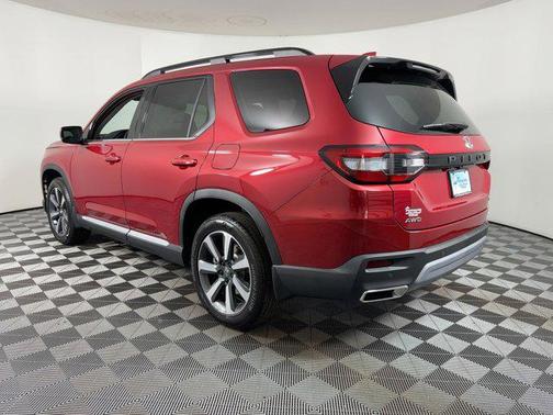 2025 Honda Pilot Touring 8-Passenger