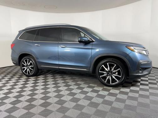 2022 Honda Pilot Touring 8-Passenger