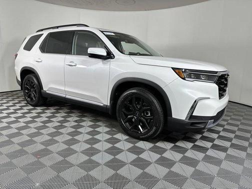 2025 Honda Pilot Touring 8-Passenger