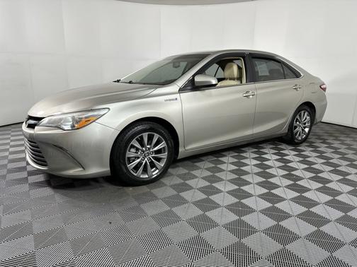 2016 Toyota Camry Hybrid XLE