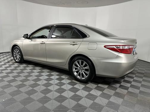 2016 Toyota Camry Hybrid XLE