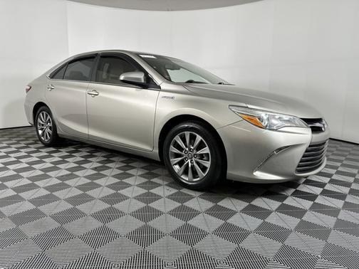 2016 Toyota Camry Hybrid XLE