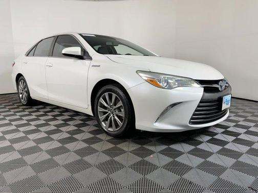 2016 Toyota Camry Hybrid XLE