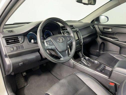 2016 Toyota Camry Hybrid XLE