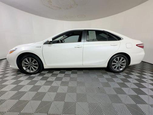 2016 Toyota Camry Hybrid XLE