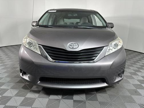 2013 Toyota Sienna LE