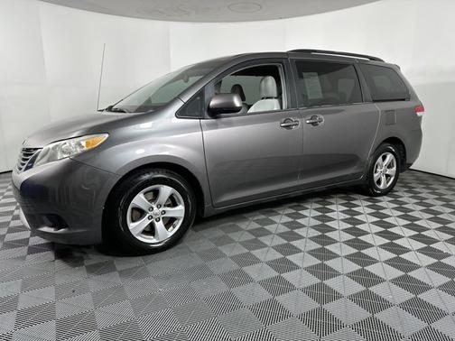 2013 Toyota Sienna LE