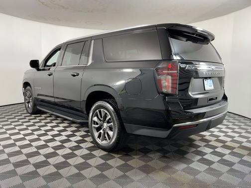 2023 Chevrolet Suburban LS