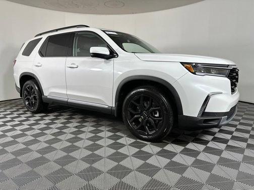 2025 Honda Pilot Touring 8-Passenger