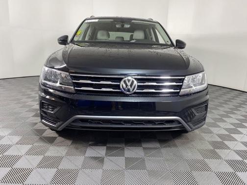 Photo 3 of 39 of 2021 Volkswagen Tiguan 2.0T SE
