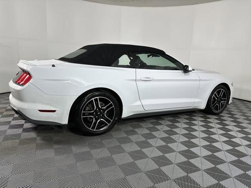 2022 Ford Mustang EcoBoost