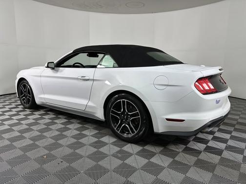 2022 Ford Mustang EcoBoost
