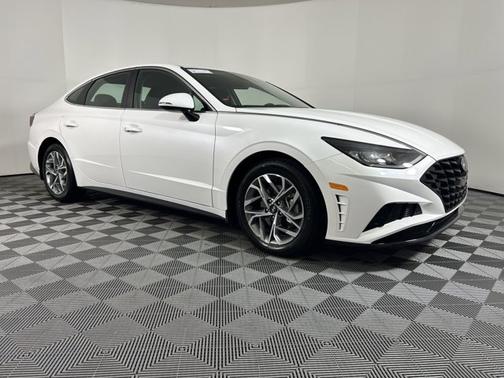 2022 Hyundai SONATA SEL