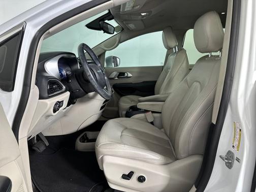 2018 Chrysler Pacifica Hybrid Touring L
